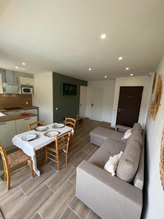 Appartement 1 Chambre Climatise Avec 3 Piscines A 200 M De La Plage Empuriabrava Exterior foto