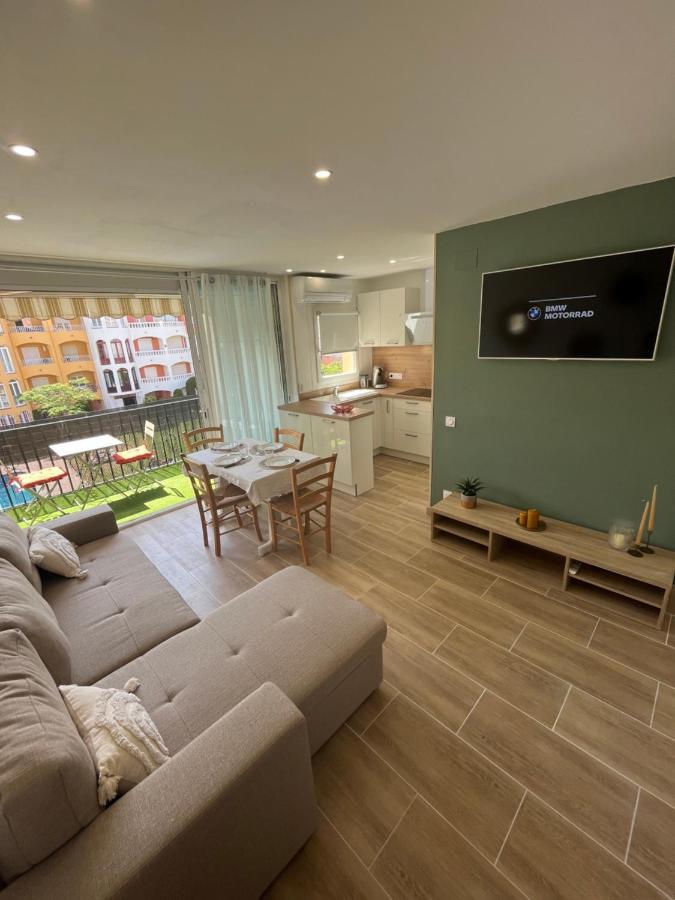 Appartement 1 Chambre Climatise Avec 3 Piscines A 200 M De La Plage Empuriabrava Exterior foto